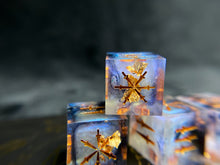 Load image into Gallery viewer, Ephemerate - Four Dagger-Pip d6s