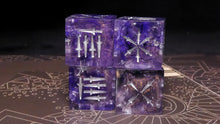 Load image into Gallery viewer, Dalgatha - Four Dagger-Pip d6s
