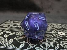 Load image into Gallery viewer, Assorted Single d20s