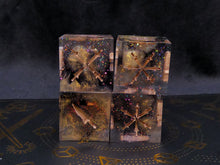 Load image into Gallery viewer, transmission:solar sailor - Four Dagger-Pip d6s