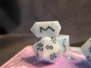 Whitefreeze - Set B - Set of 8 Dice