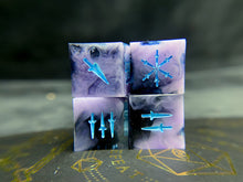 Load image into Gallery viewer, Pop - Four Dagger-Pip d6s

