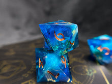 Load image into Gallery viewer, Champion of the Deep - Smite d8 Set
