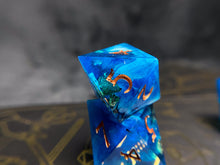 Load image into Gallery viewer, Champion of the Deep - Smite d8 Set
