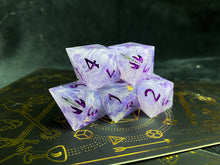 Load image into Gallery viewer, Amethyst - Smite d8 Set
