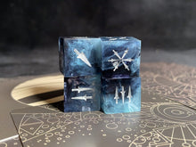 Load image into Gallery viewer, Lastlight - Four Dagger-Pip d6s
