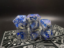 Load image into Gallery viewer, Rovelle - Set of 7 Dice
