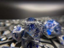 Load image into Gallery viewer, Rovelle - Set of 7 Dice
