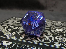 Load image into Gallery viewer, Assorted Single d20s
