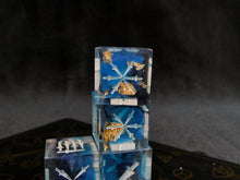 Load image into Gallery viewer, Oath of the Waves - Four Dagger-Pip d6s
