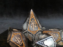 Load image into Gallery viewer, The Knight - Set of 5 VtM Hunger Dice
