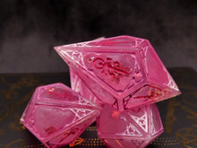 Load image into Gallery viewer, Suzume - Set of 5 VtM Standard Dice
